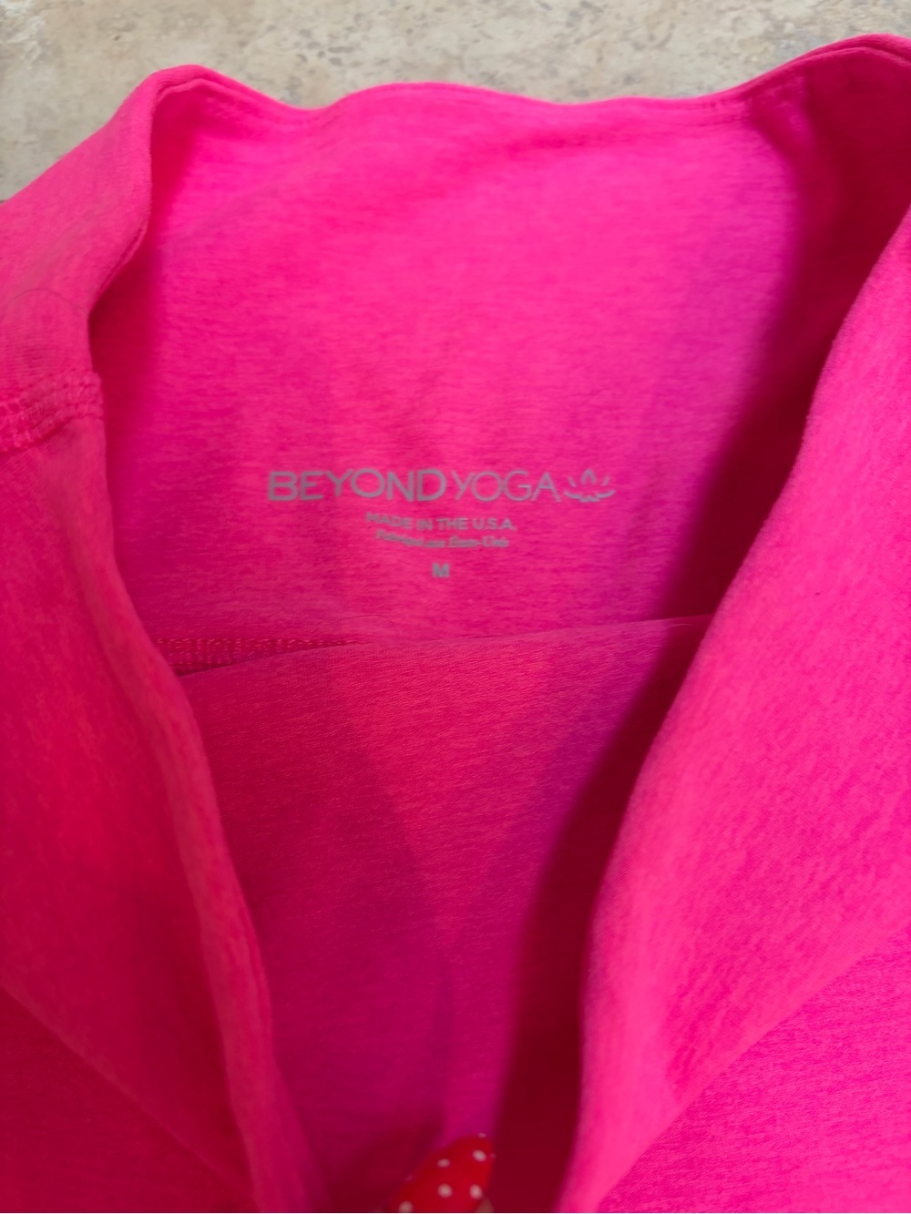 Beyond Yoga neon pink leggings - Picture 2 of 3